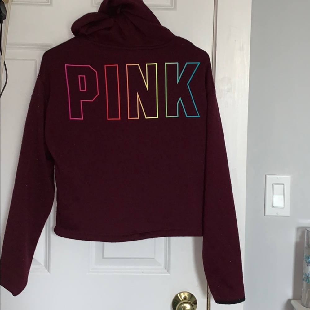 A sweater - Picture 4 of 4